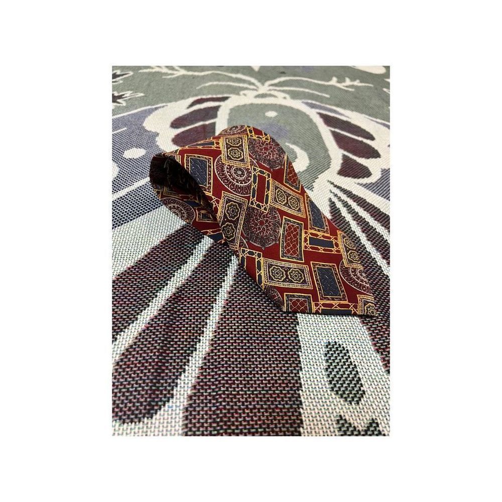 The Metropolitan Museum of Art Silk Tie